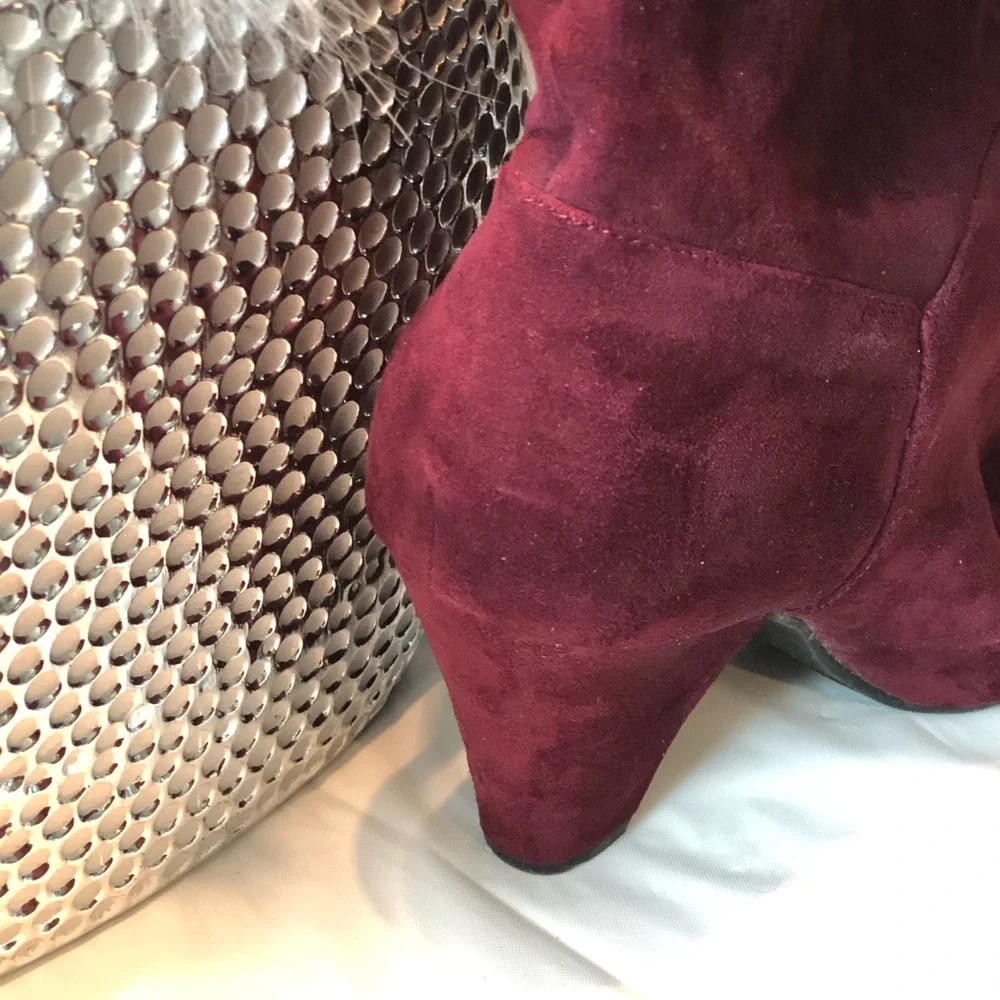 Elegant Burgundy Suede Women's Boots - Picture 6 of 11
